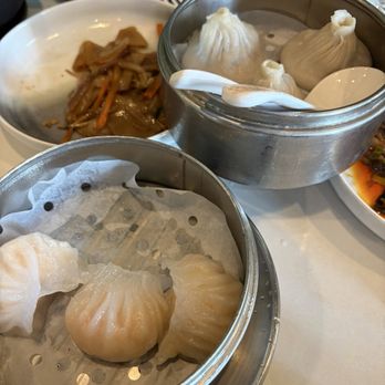 Peter Chang - Crystal Shrimp Dumpling(Great!) and Signature Pork Soup Dumpling(Too salty this time!) - Dim Sum Near Me - Herndon, Virginia Peter Chang - Crystal Shrimp Dumpling(Great!) and Signature Pork Soup Dumpling(Too salty this time!) - Dim Sum Near Me - Herndon, Virginia