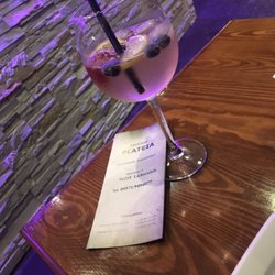Taverne Plateia - Ein erfrischender Lilet Wild Berry