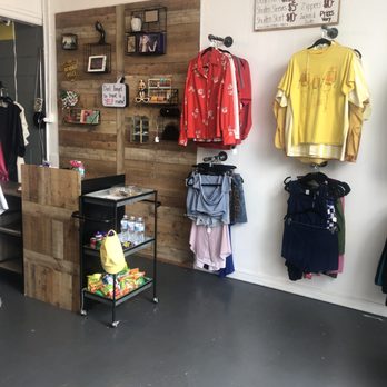 Off The Threads - Used, Vintage & Consignment Near Me - Las Vegas, Nevada