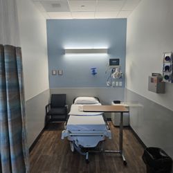 Advanced Vascular Centers - Eugene - Recovery bay before and after procedures