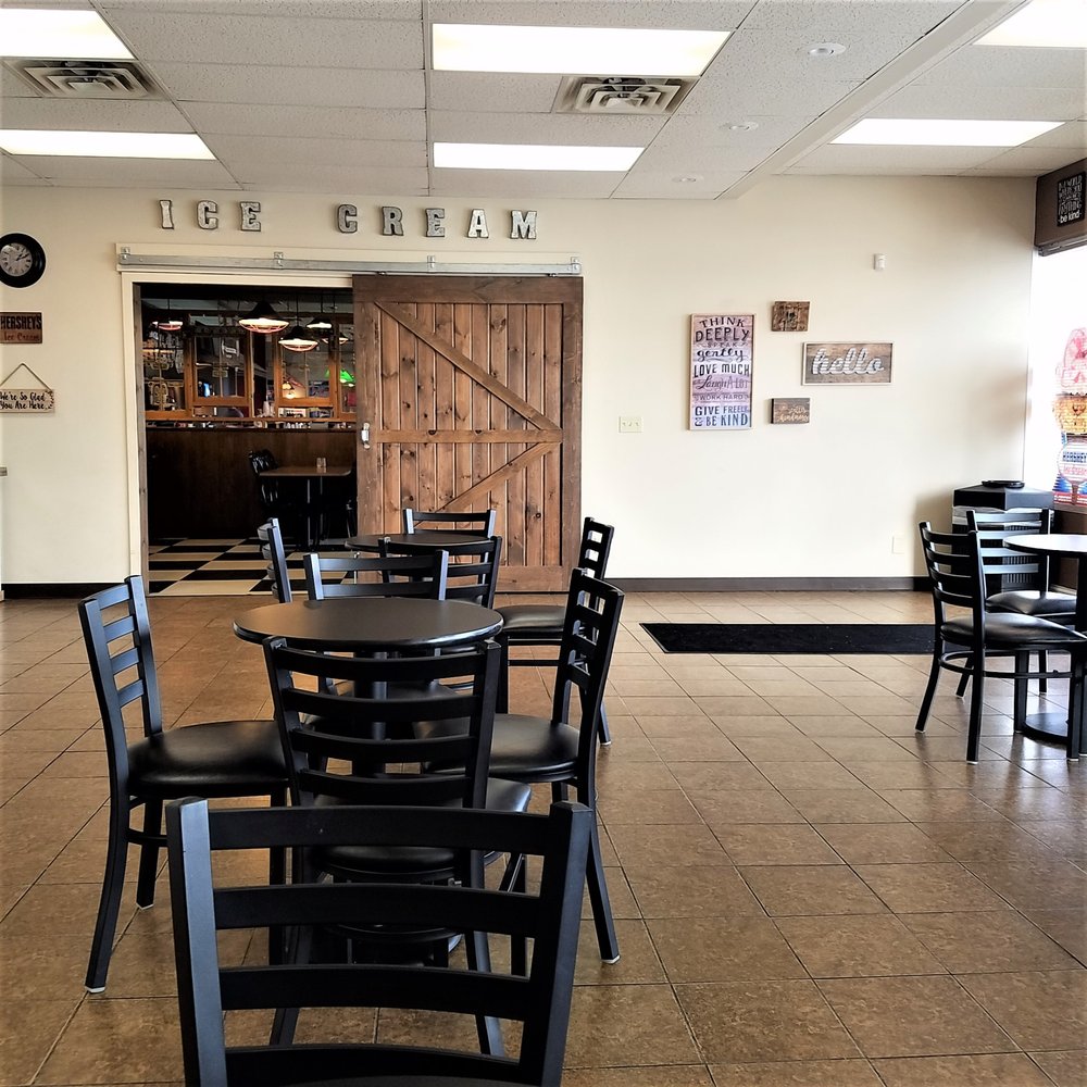 Mancinos Sweet Shop - interior seating - Ice Cream & Frozen Yogurt Near Me - Muncie, Indiana Mancinos Sweet Shop - interior seating - Ice Cream & Frozen Yogurt Near Me - Muncie, Indiana