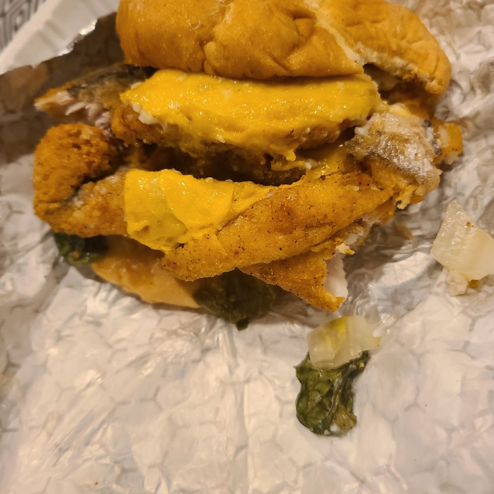 Cheesefish sandwich (tilapia) Cheesefish sandwich (tilapia)