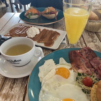 La Rollerie - Bakeries Near Me - Madrid, M La Rollerie - Bakeries Near Me - Madrid, M