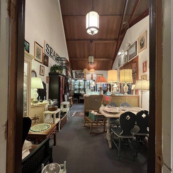 Cottage and Castle Antiques - Stuff - Antiques Near Me - Seaside, Oregon