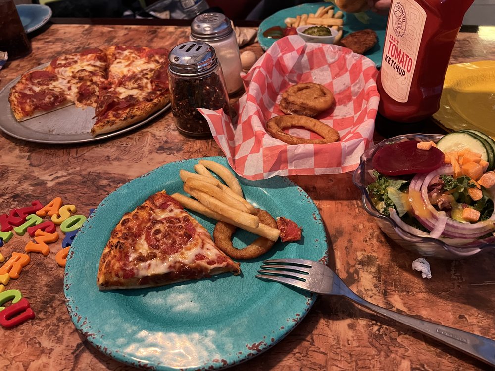 Pirates Landing Logo