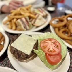 Cody's Diner - Cheeseburger