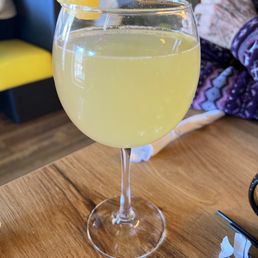 Very enjoyable mimosa. Light on the OJ!