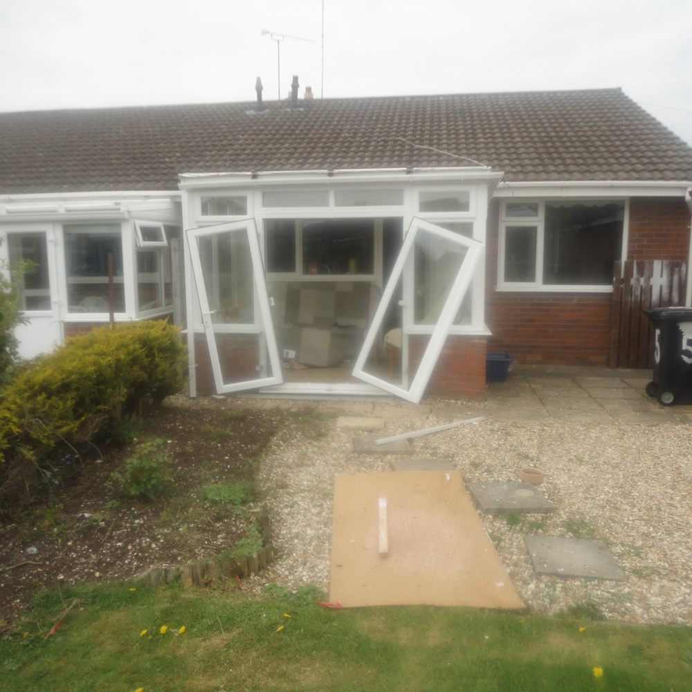 Elizabethan Patio Doors - General Contractors Near Me - Wrexham, WRX