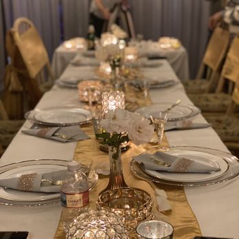 Pipe and Drape OC - Dinner table with beautiful lighting and decor! - Wedding Planning Near Me Pipe and Drape OC - Dinner table with beautiful lighting and decor! - Wedding Planning Near Me
