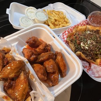 Boston Fish Supreme - 15 15pc wings combo Taco Salad - Chicken Wings Near Me - Hoover, Alabama Boston Fish Supreme - 15 15pc wings combo Taco Salad - Chicken Wings Near Me - Hoover, Alabama