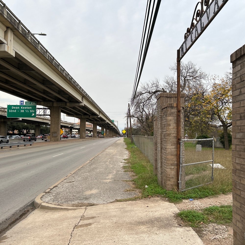 Mount Calvary Cemetery - Northbound view from the cemetery entrance - Funeral Services & Cemeteries Near Me - Austin, Texas