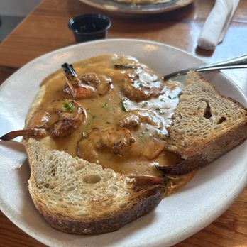 Bearcat Cafe - Shrimp and Grits - Breakfast & Brunch Near Me - New Orleans, Louisiana
