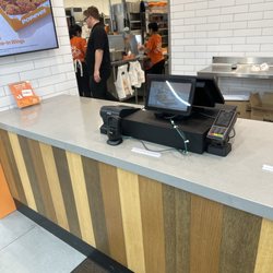 Popeyes Louisiana Kitchen - Lack of people caring about customers