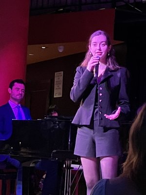 Chelsea Table & Stage by null