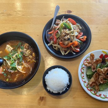 D E Thai Kitchen - Downtown - Tom yum soup, crispy pork spicy basil, and Crab Rangoon. - Thai Near Me - Las Vegas, Nevada