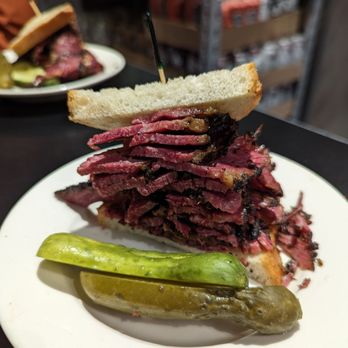 Pastrami Queen - Pastrami sandwich (split) - Delis Near Me - New York, New York Pastrami Queen - Pastrami sandwich (split) - Delis Near Me - New York, New York