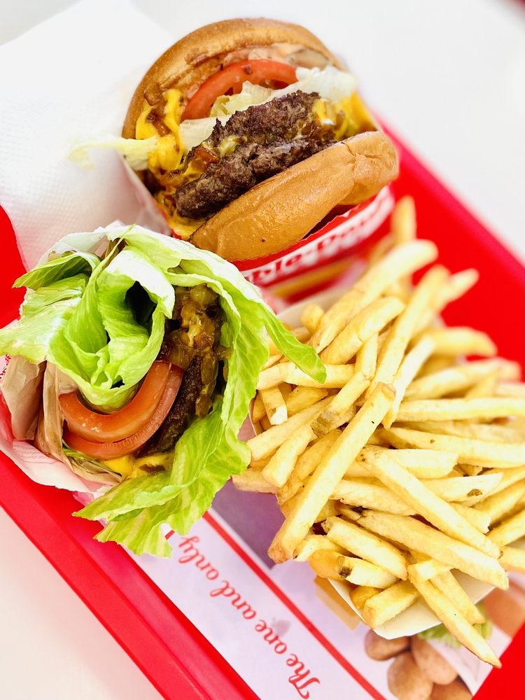 IN N OUT BURGER Updated July 2025 693 Photos 746 Reviews 3020
