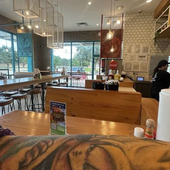 Burger Libre - Clean restaurant - Burgers Near Me - La Porte, Texas Burger Libre - Clean restaurant - Burgers Near Me - La Porte, Texas