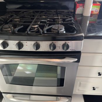 Irene's Cleaning - Cleaned inside and outside oven - Home Cleaning Near Me Irene's Cleaning - Cleaned inside and outside oven - Home Cleaning Near Me