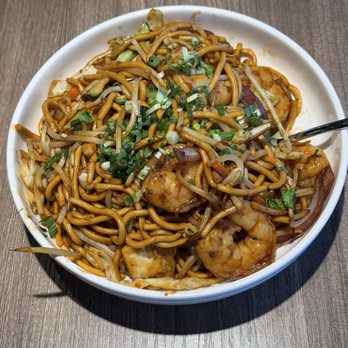 Mom Kitchen - Fried thick egg noodles with shrimp - Hong Kong Style Cafe Near Me - San Diego, California Mom Kitchen - Fried thick egg noodles with shrimp - Hong Kong Style Cafe Near Me - San Diego, California