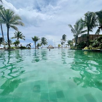 Fairmont Mayakoba - The infinite pool looking into beach - Resorts Near Me - Playa del Carmen, ROO