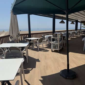 Portinyol - Side patio view - Spanish Near Me - Arenys de Mar, B Portinyol - Side patio view - Spanish Near Me - Arenys de Mar, B
