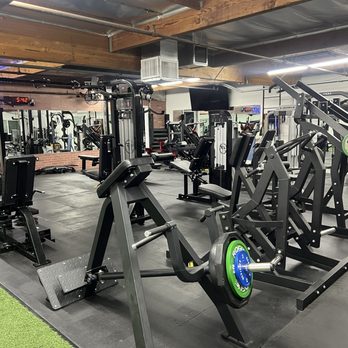Zenith Gym - Trainers Near Me - West Covina, California Zenith Gym - Trainers Near Me - West Covina, California
