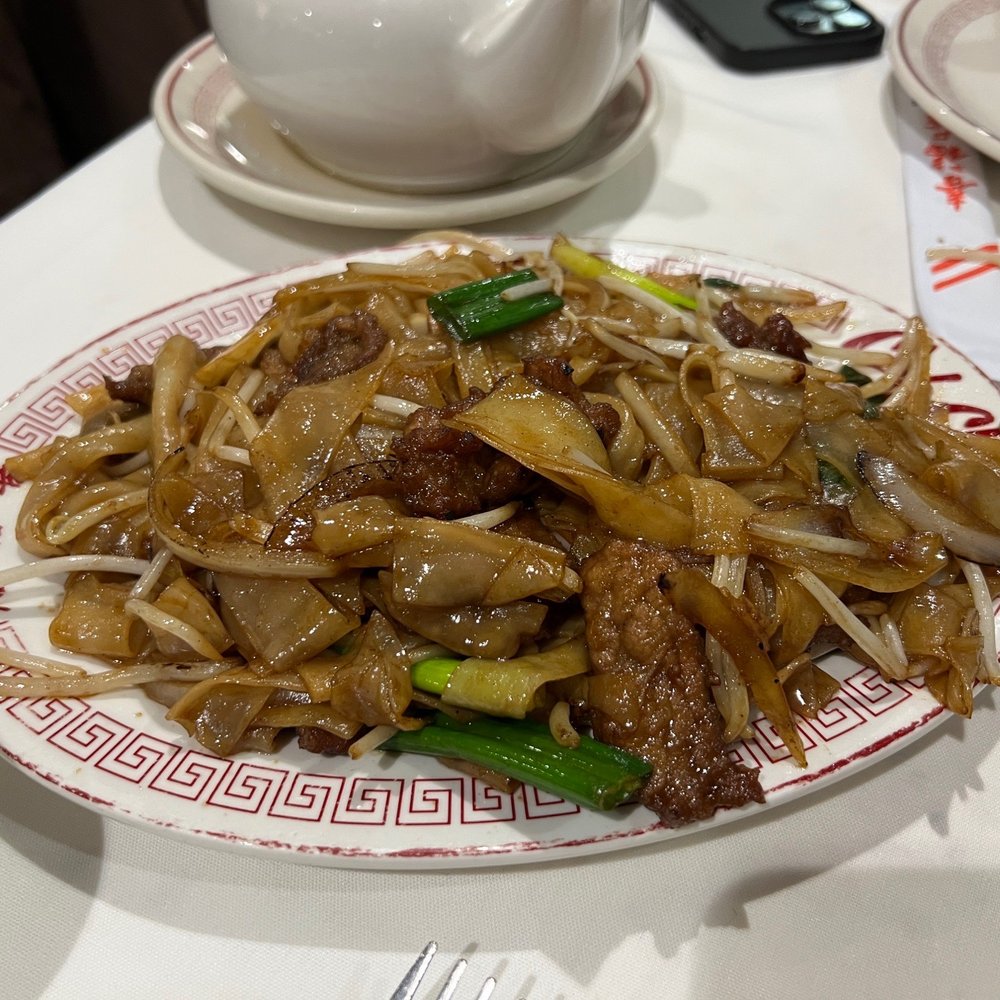 Chef Chu's - Beef Chow Fun (was recommended as the most popular Chow fun) - Chinese Near Me - Los Altos, California Chef Chu's - Beef Chow Fun (was recommended as the most popular Chow fun) - Chinese Near Me - Los Altos, California