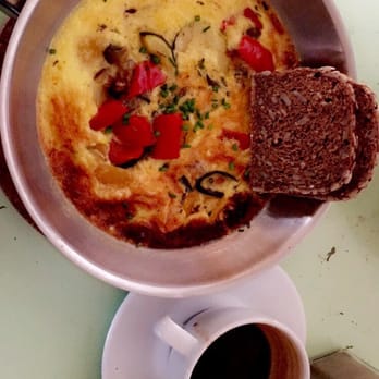 Liebling - Omelet with grilled veggies and double espresso - Cafes Near Me - Vienna, 9