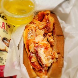 Lizzie's Cafe & Bistro 142nd St - Connecticut Lobster Roll