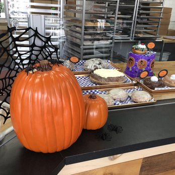 DG Doughnuts - Bakeries Near Me - Ocoee, Florida