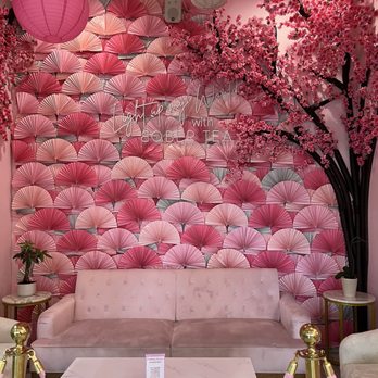 Bober Tea & Coffee - Cute couch and wall blocked off - Coffee & Tea Near Me - Rancho Cordova, California