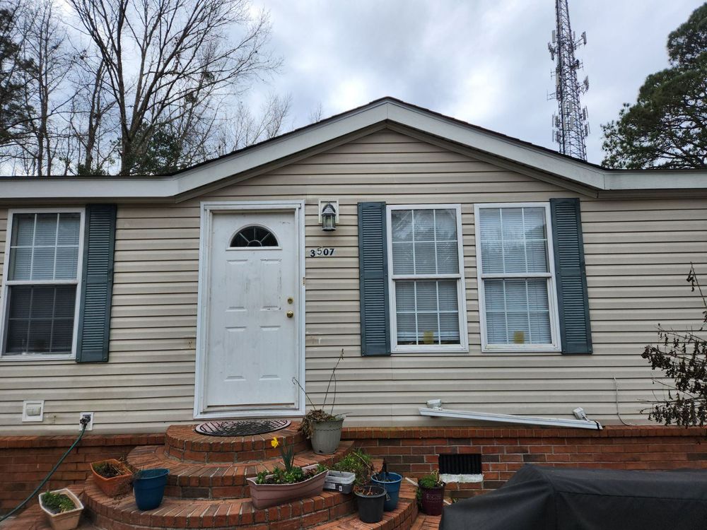 Slide of Donnie Long Roofing