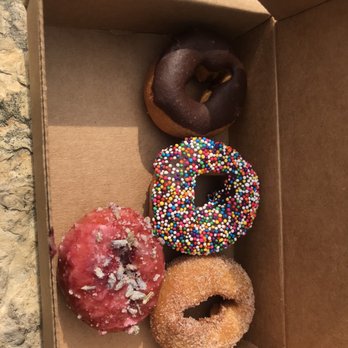 Ipsento 606 - Variety of very tiny donuts - Coffee & Tea Near Me - Chicago, Illinois