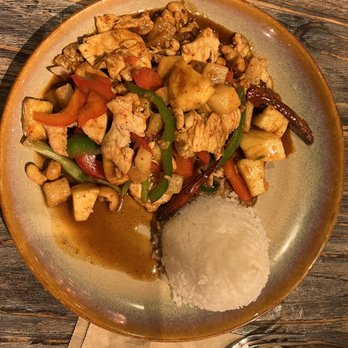 Up Thai - Sauteed Cashew Nut Lunch Special - Thai Near Me - New York, New York