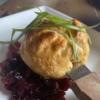 Indigo Crow - Baked brie - American Near Me - Corrales, New Mexico