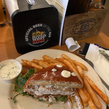 Lakefront Brewery - Chicken sandwich - Breweries Near Me - Milwaukee, Wisconsin Lakefront Brewery - Chicken sandwich - Breweries Near Me - Milwaukee, Wisconsin