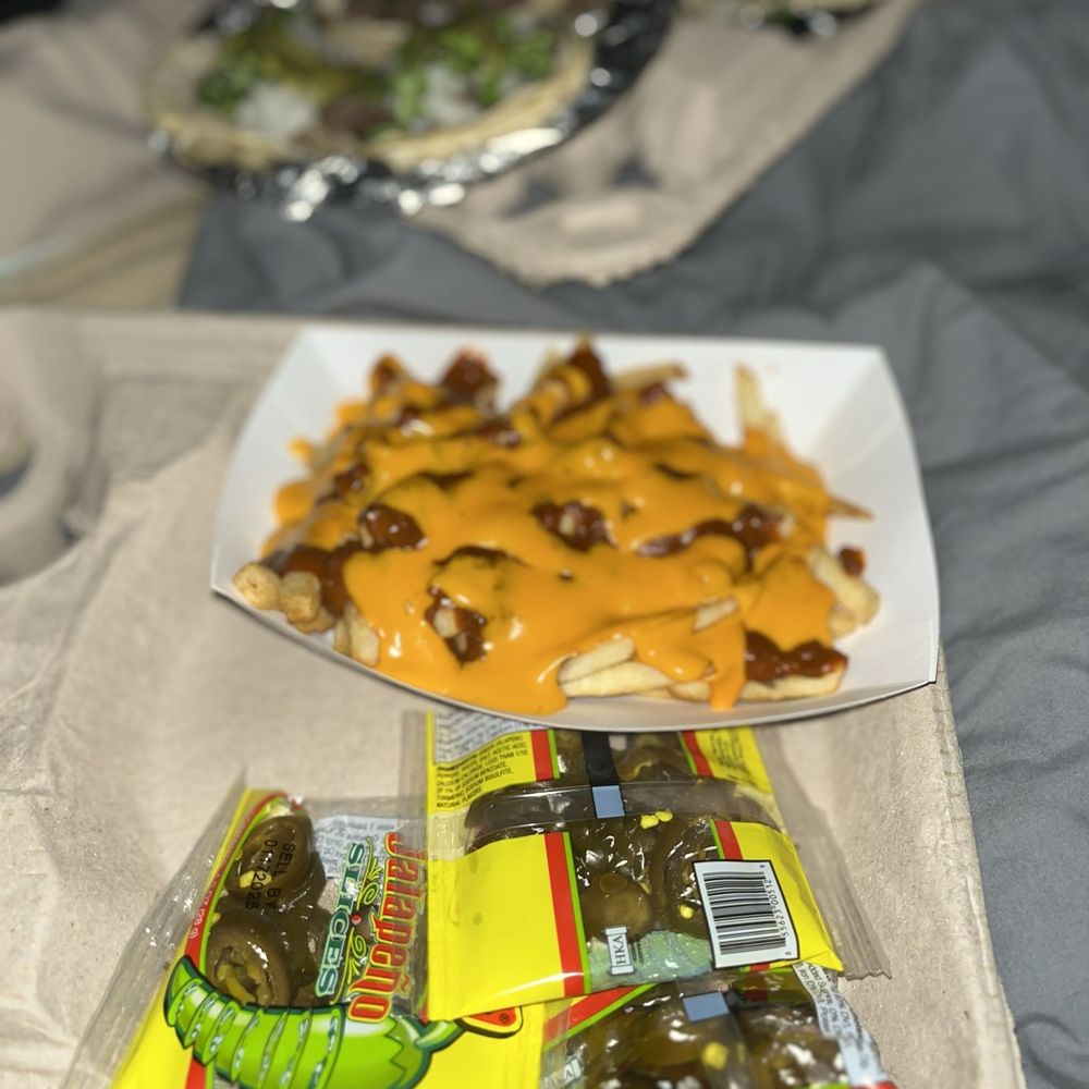 Drive-In Capitol 6 - Chili cheese fries w jalapeños and carne asada tacos - Drive-In Theater Near Me - San Jose, California