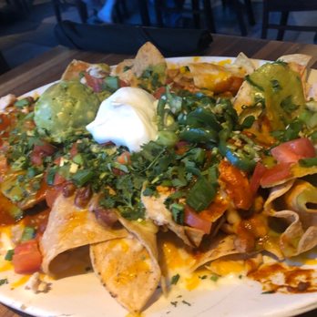 Yard House - Chicken nachos - New American Near Me - Concord, California