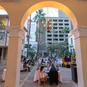 Cafe Julia - Open air outdoor venue - Cafes Near Me - Honolulu, Hawaii Cafe Julia - Open air outdoor venue - Cafes Near Me - Honolulu, Hawaii