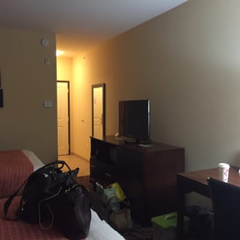 La Quinta Inn & Suites - the room is perfect and very clean! - Hotels Near Me - Pecos, Texas La Quinta Inn & Suites - the room is perfect and very clean! - Hotels Near Me - Pecos, Texas