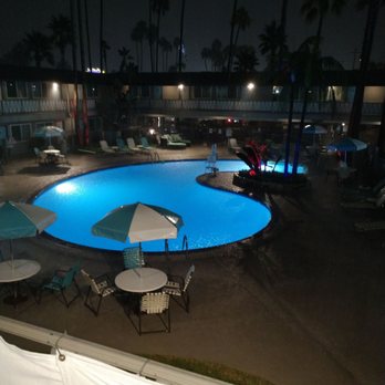 Kings Inn San Diego - Pool area was clean and inviting. - San Diego, CA