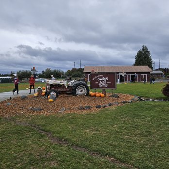 Swans Trail Farms - Exterior - Pumpkin Patches Near Me - Snohomish, Washington