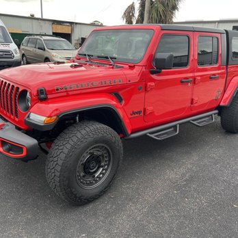 Arrow Toppers - The ARE CX Classic blends in beautifully with the trucks lines & style. - Auto Parts & Supplies Near Me - Pinellas Park, Florida Arrow Toppers - The ARE CX Classic blends in beautifully with the trucks lines & style. - Auto Parts & Supplies Near Me - Pinellas Park, Florida
