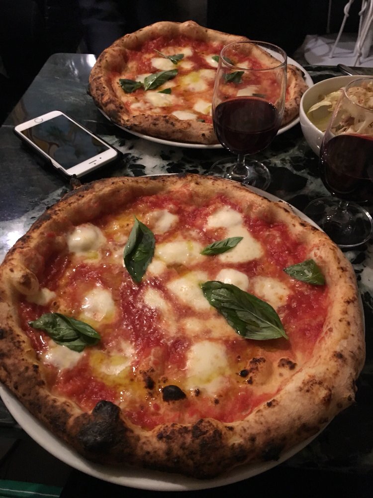 Da Graziella Pizza 43 Rue Des Petites Ecuries Strasbourg St Denis Bonne Nouvelle Paris France Restaurant Reviews Phone Number Yelp