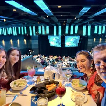 new dinner theater dress code Thank you to DC101's ELLIOT IN THE MORNING SHOW and all their loyal listeners for a fantastic night! We hope you all enjoyed your evening at 'Elliot-In-The-Round' for Disney's The Little Mermaid! #