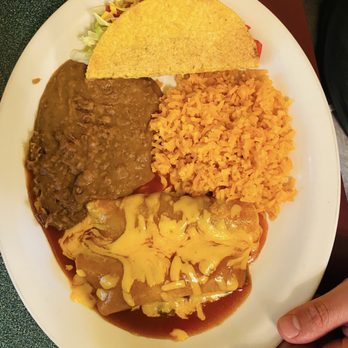 Taquerueria Reyna - Enchilada and crispy taco combo. - Mexican Near Me - Waelder, Texas Taquerueria Reyna - Enchilada and crispy taco combo. - Mexican Near Me - Waelder, Texas