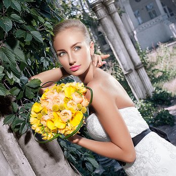 Sahola Flowers - Modern luxurious #bridal #bouquet in yellow tones by saholany.com - Florists Near Me - Summit, New Jersey Sahola Flowers - Modern luxurious #bridal #bouquet in yellow tones by saholany.com - Florists Near Me - Summit, New Jersey
