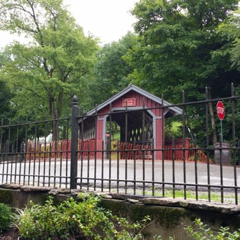 Maker's Mark Distillery - The creek of whiskey - Tours Near Me - Loretto, Kentucky Maker's Mark Distillery - The creek of whiskey - Tours Near Me - Loretto, Kentucky