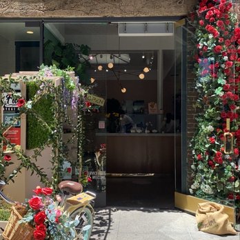 Coffee and Plants - Front area - Coffee & Tea Near Me - Pasadena, California